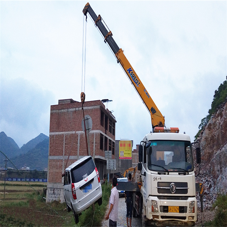 广西道路交通事故救援吊装案例